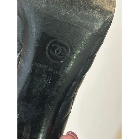 Chanel Women's Black Quilted Lambskin Leather Cap Toe Pump Heels Size 38 - Picture 10 of 14